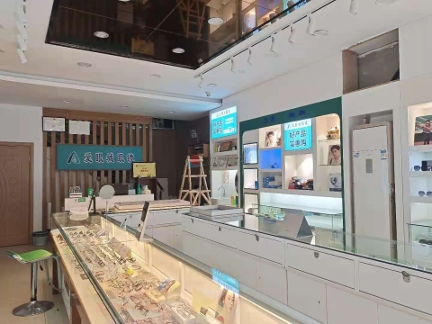 爱眼城眼镜招牌灯箱制作